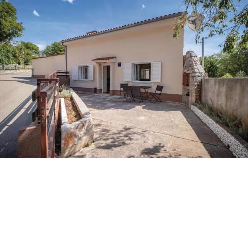 Amazing home in Novi Vinodolski w/ 2 Bedrooms
