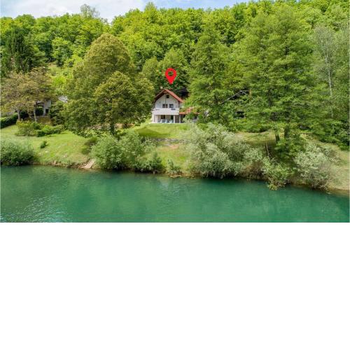 Amazing home in Ozalj with Jacuzzi, WiFi and 2 Bedrooms