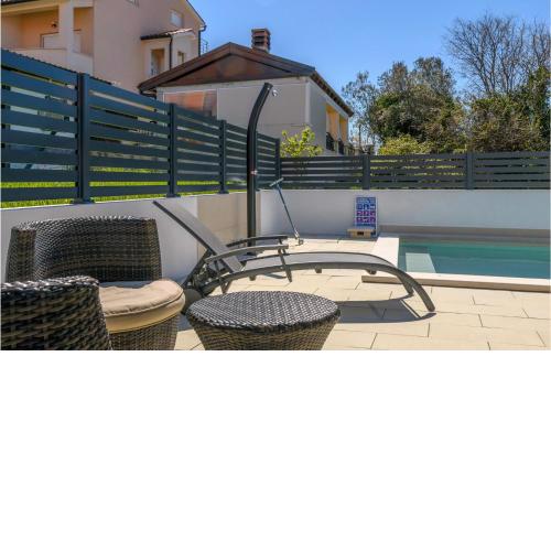 Amazing home in Peroj with WiFi and 3 Bedrooms