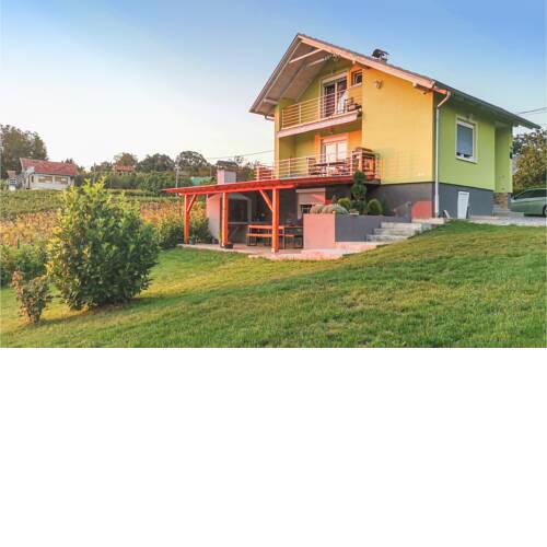 Amazing home in Popovaca with Outdoor swimming pool and 2 Bedrooms