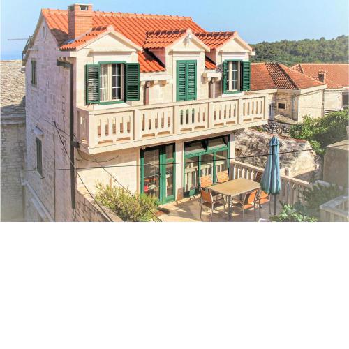 Amazing home in Selca with WiFi and 3 Bedrooms