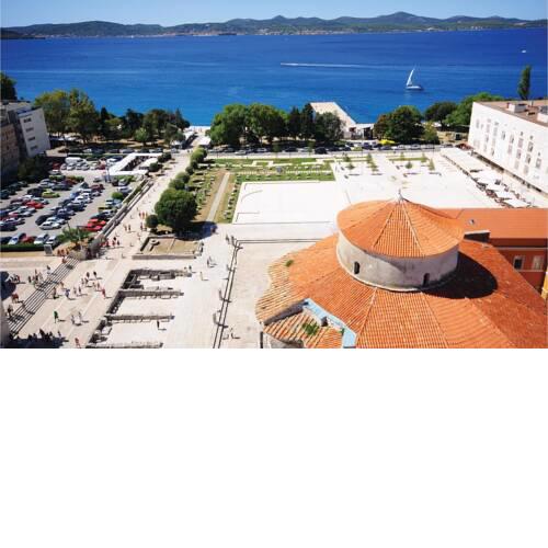 Amazing home in Smokovic w/ Outdoor swimming pool, WiFi and 4 Bedrooms