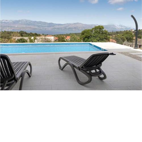 Amazing home in Supetar Brac with Outdoor swimming pool, WiFi and 3 Bedrooms