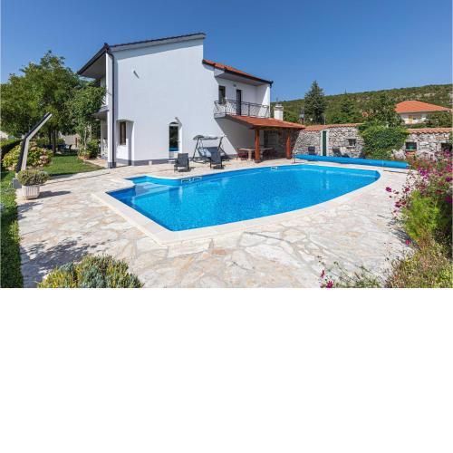 Amazing home in Trilj with Outdoor swimming pool, WiFi and 3 Bedrooms