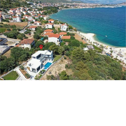 Amazing home in Trogir with Outdoor swimming pool, WiFi and 3 Bedrooms