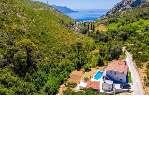 Amazing home in Trstenik with Outdoor swimming pool, WiFi and 5 Bedrooms