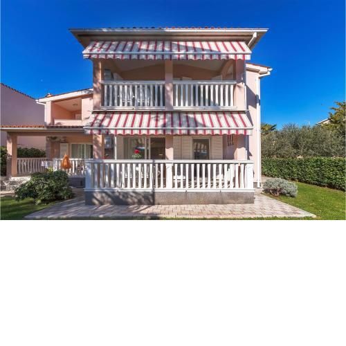 Amazing home in Vodnjan with 1 Bedrooms