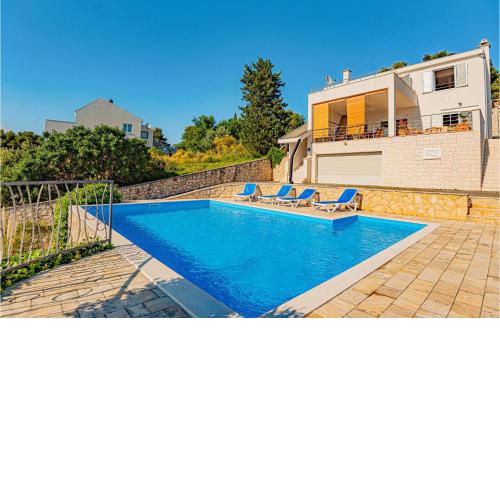 Amazing home in Zaboric with Outdoor swimming pool and 3 Bedrooms