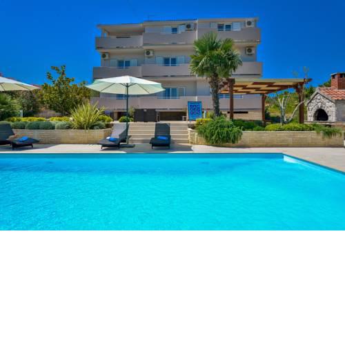Ana Apartments