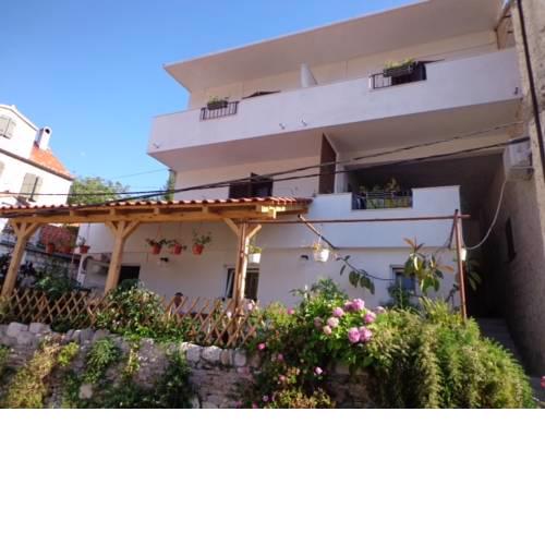 Ana Tudor Apartments
