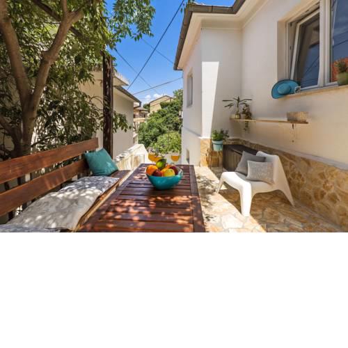 Andriana House