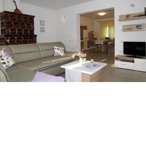 Ane Apartment