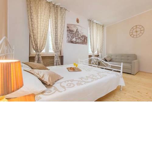 Antique Studio Apartment (old town Sibenik)