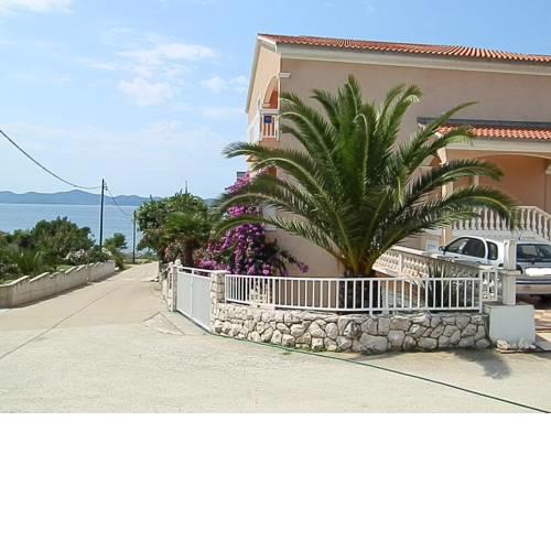 Antonio Apartments