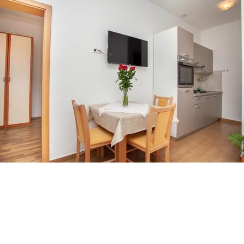 AP PUNTA next to sandy beach, apartment with garden