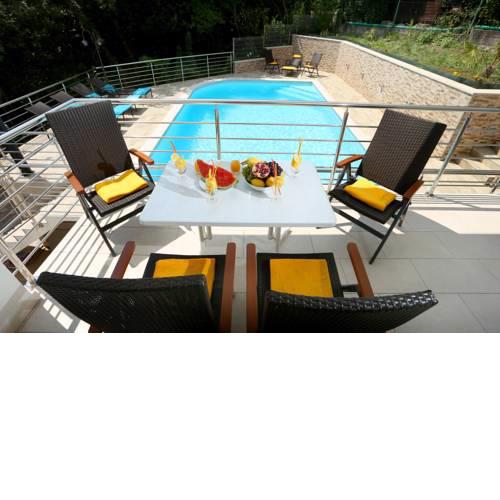 Apartment house "Susi" with Pool & Sauna