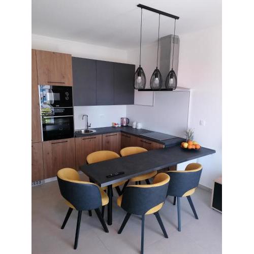 APARTMAN BORGO MARINA - by the sea