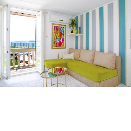 Apartman by the see in the center of Vodice