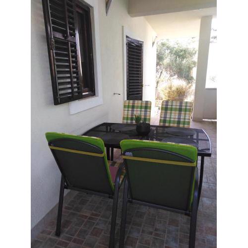 Apartman Irena with terase end private parking