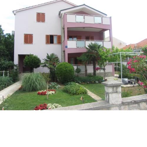 Apartman Karlo & Ema