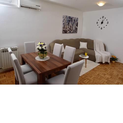 Apartman Lili (near the city center)