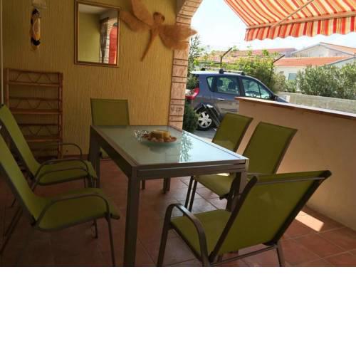 apartman Nada Vir