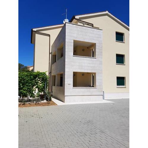 APARTMAN PALIT 4988b