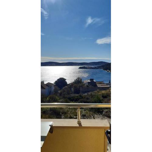 Apartman Tina sea view