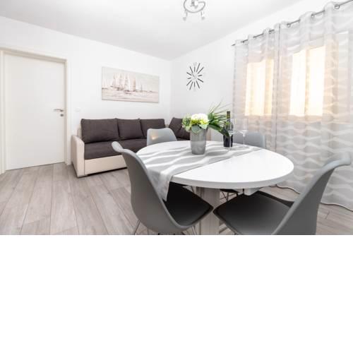 Apartman Topic