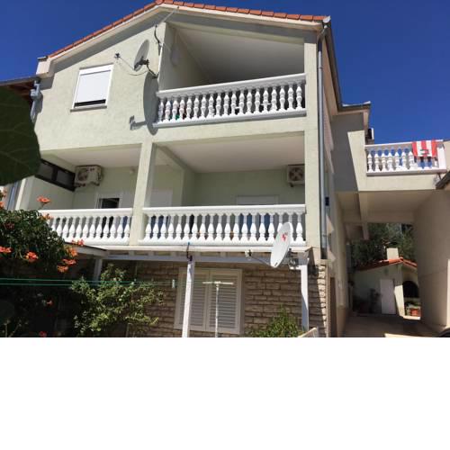 Apartman Vodice***