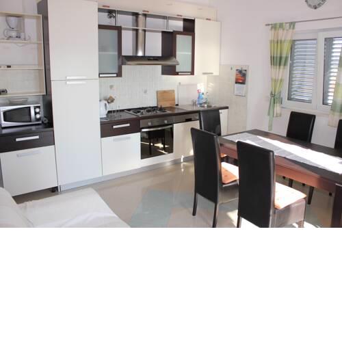Apartmani 4 Delfina