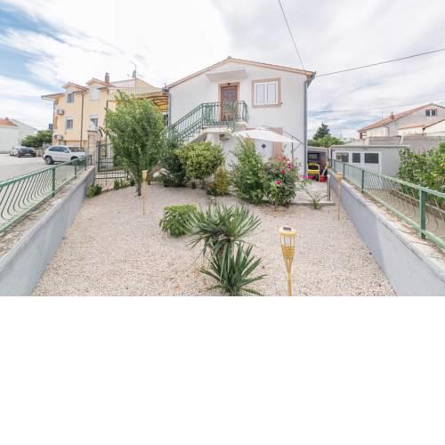 Apartmani "Alma"