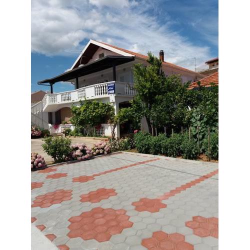 Apartmani Ana