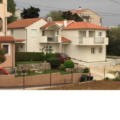 Apartmani Ema