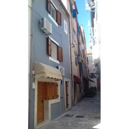 APARTMANI EMA