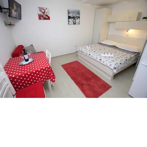 APARTMANI IVONA & IVO