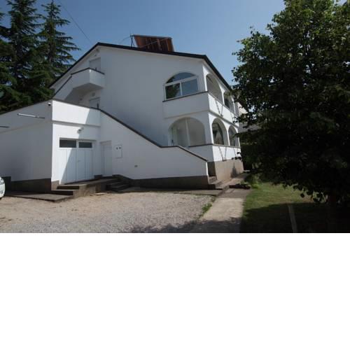 Apartmani-Karin-Malinska