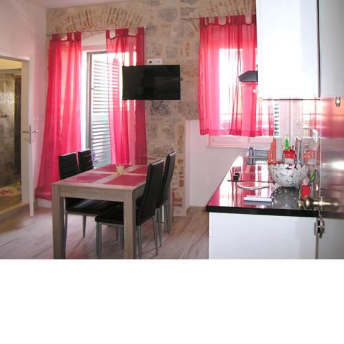 Apartmani KLARA i GRACIA