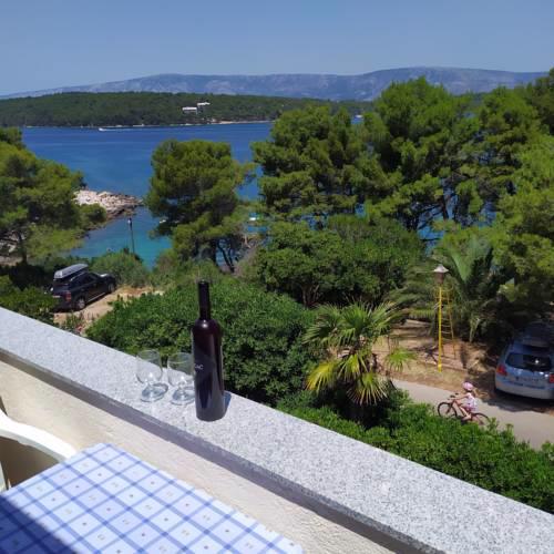 Apartment by the sea,private parking,sea view,quiet area,nice walk by the sea to center,wifi,BBQ