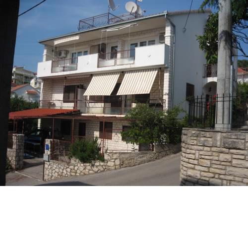Apartmani LEILA