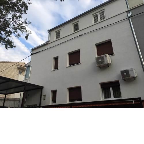 Apartmani Mare