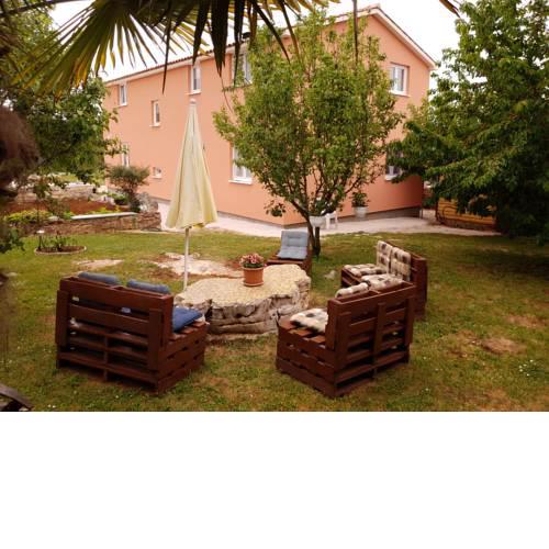 Apartmani Marina & Ana