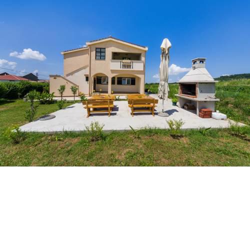 Apartmani Nella