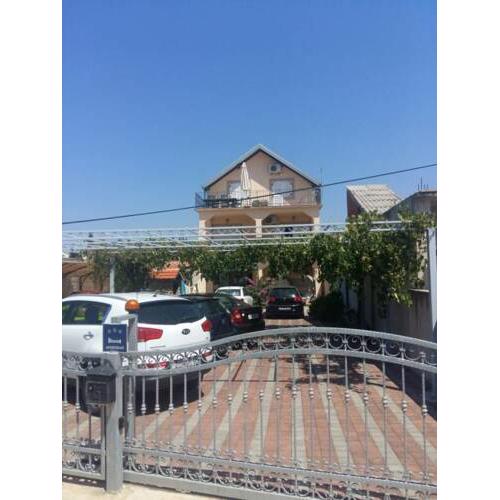 Apartmani Pirovac