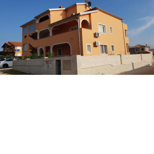 APARTMANI RAVLIJA Novigrad