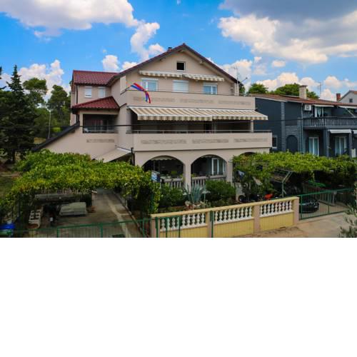 Apartmani Tomljenovic