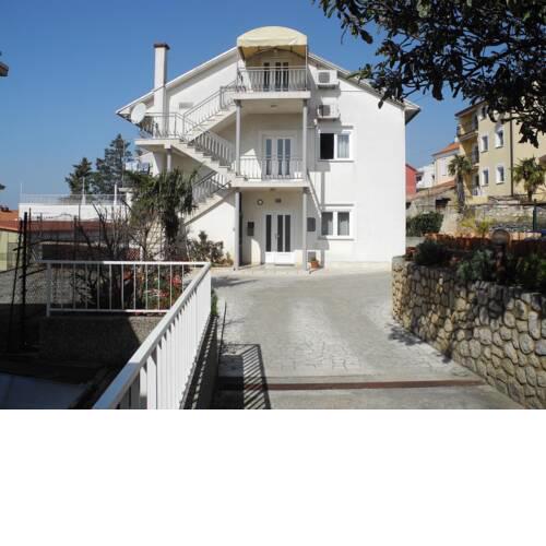 Apartment 1 Anamarija 41 pax