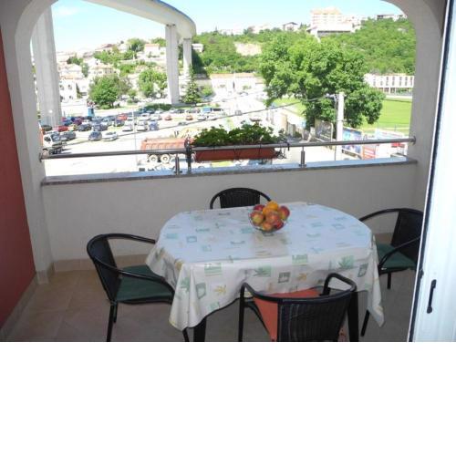 Apartment 4 Lara 21 pax