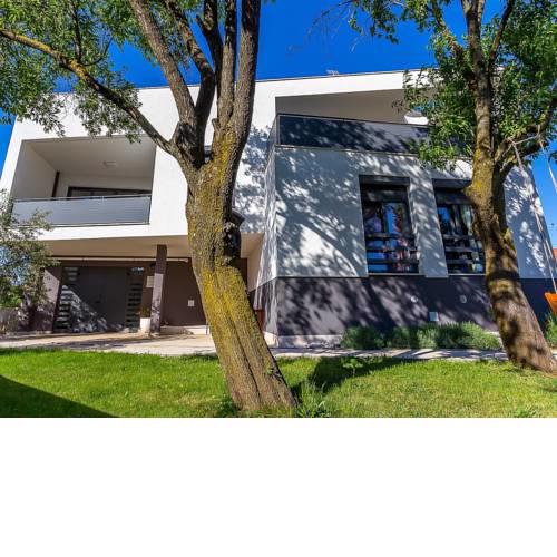 Apartment 40