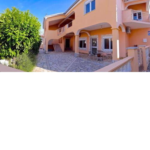 Apartment 4